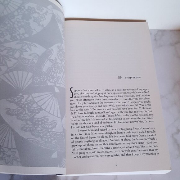 3 Historical Fiction Bundle Memoirs of Geisha Postmistress Geographer's Library - Picture 4 of 13